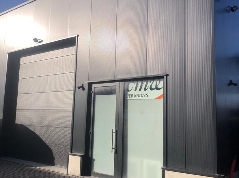 Bien professionnel à louer
                    à 3590 Diepenbeek
